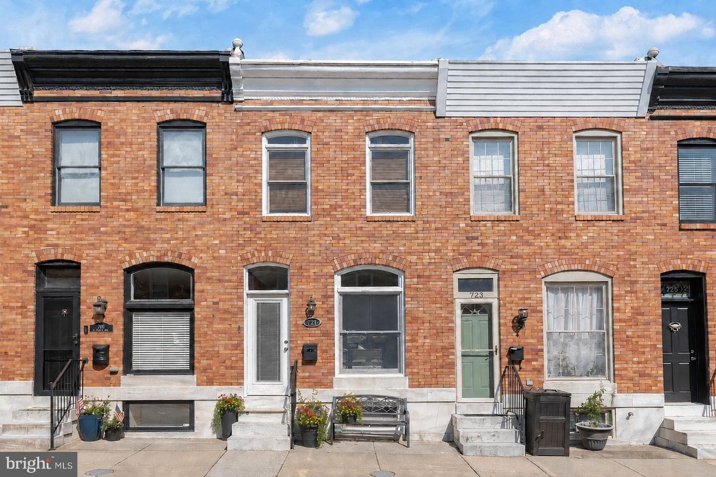 721 S DECKER AVENUE - Photo 1