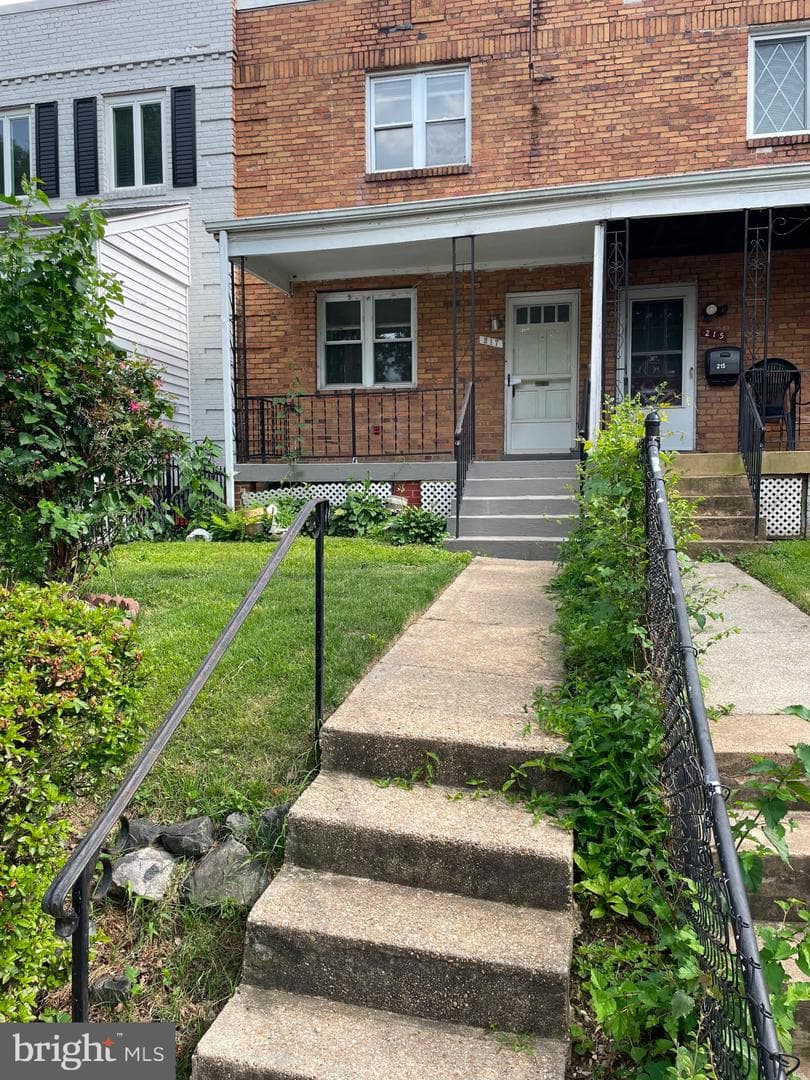 217 Lynnhaven Dr, Alexandria, VA 22305-3108, United States
