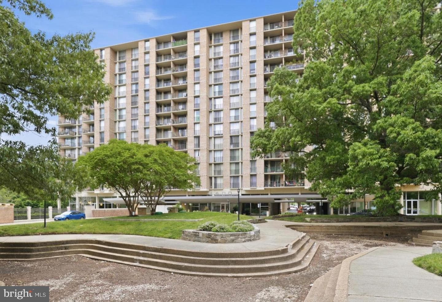 4600 S FOUR MILE RUN DR #1042,ARLINGTON,VA,22204,ARLINGTON
