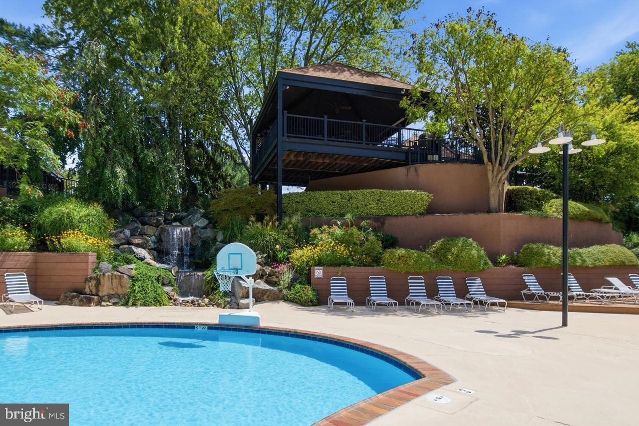 307 YOAKUM PARKWAY 1104