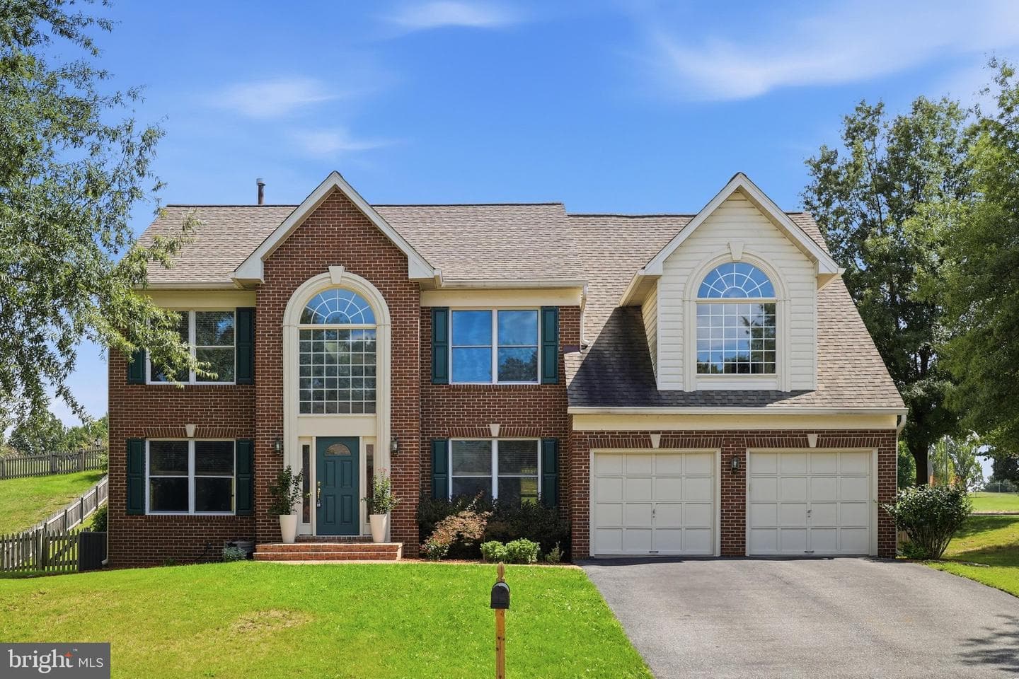 6101 FIELDCREST DRIVE