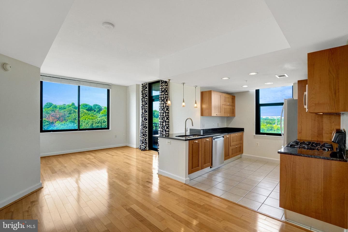 2451 MIDTOWN AVENUE 1319