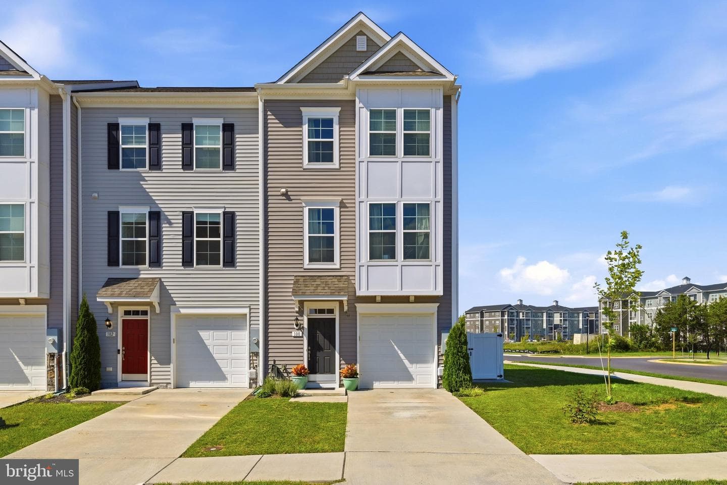 100 STRIBLING WAY