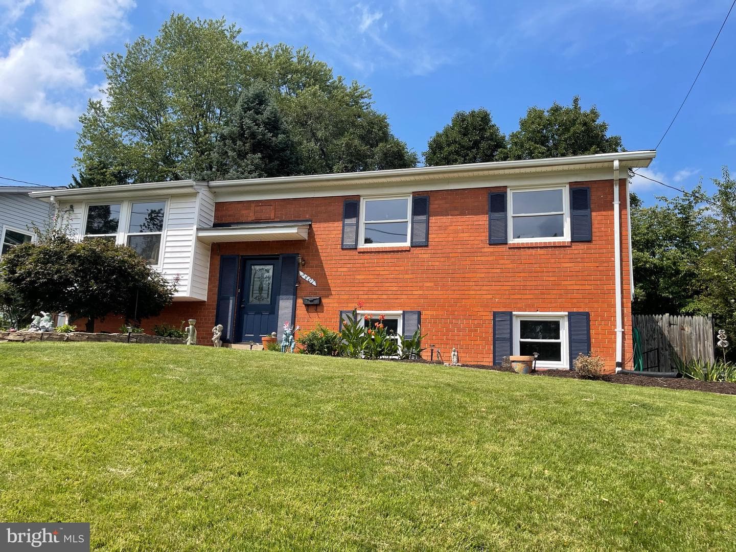 2407 HAYDEN DRIVE