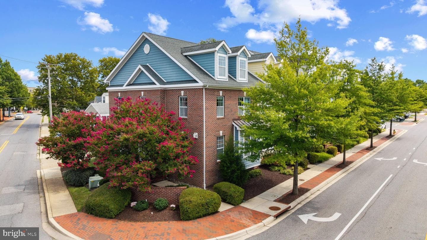 101 CARRAWAY LANE