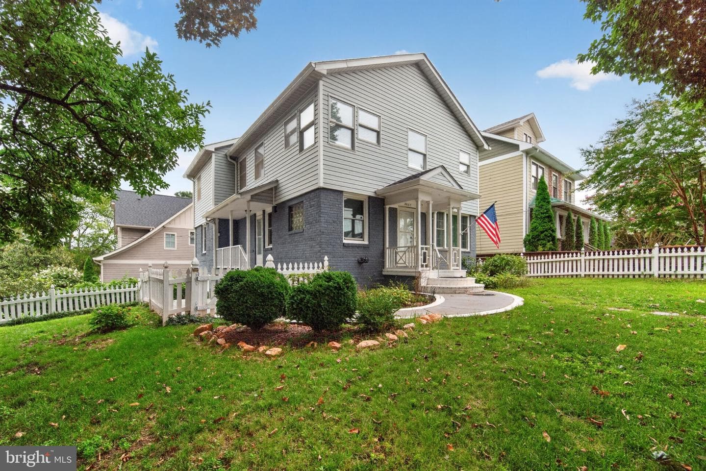 2637 N Greenbrier St, Arlington, VA 22207-1742, United States