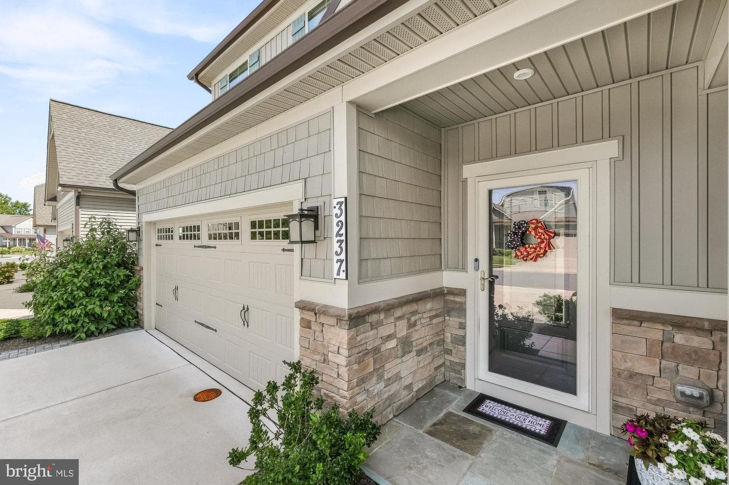 3237 THORNAPPLE DRIVE