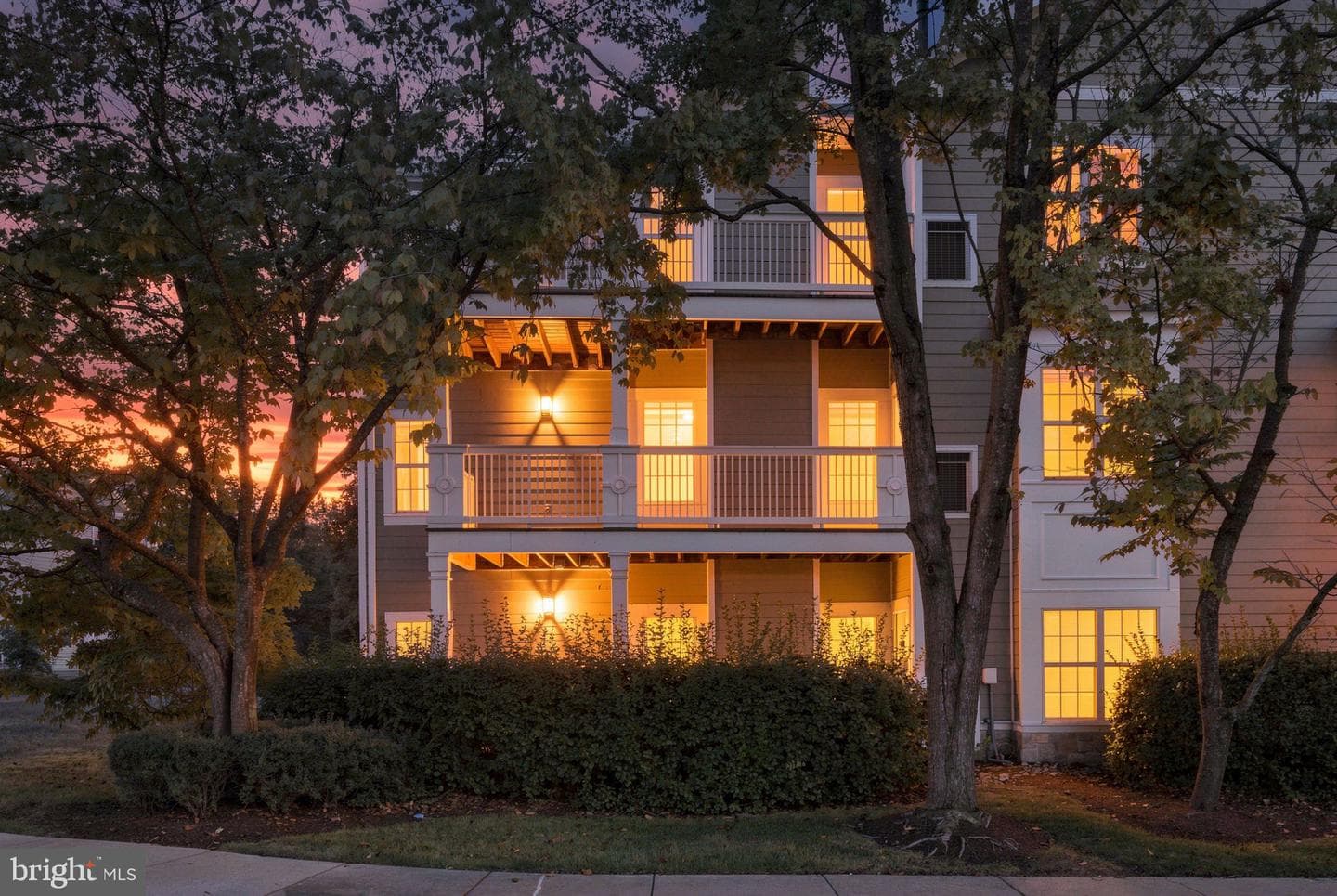 1704 Lake Shore Crest Dr, Reston, VA 20190-3247, United States