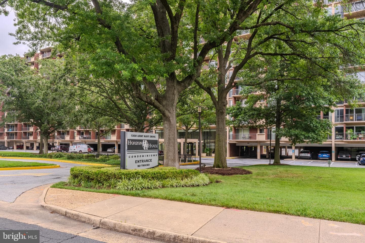 1300 Army Navy Dr, Arlington, VA 22202-2000, United States