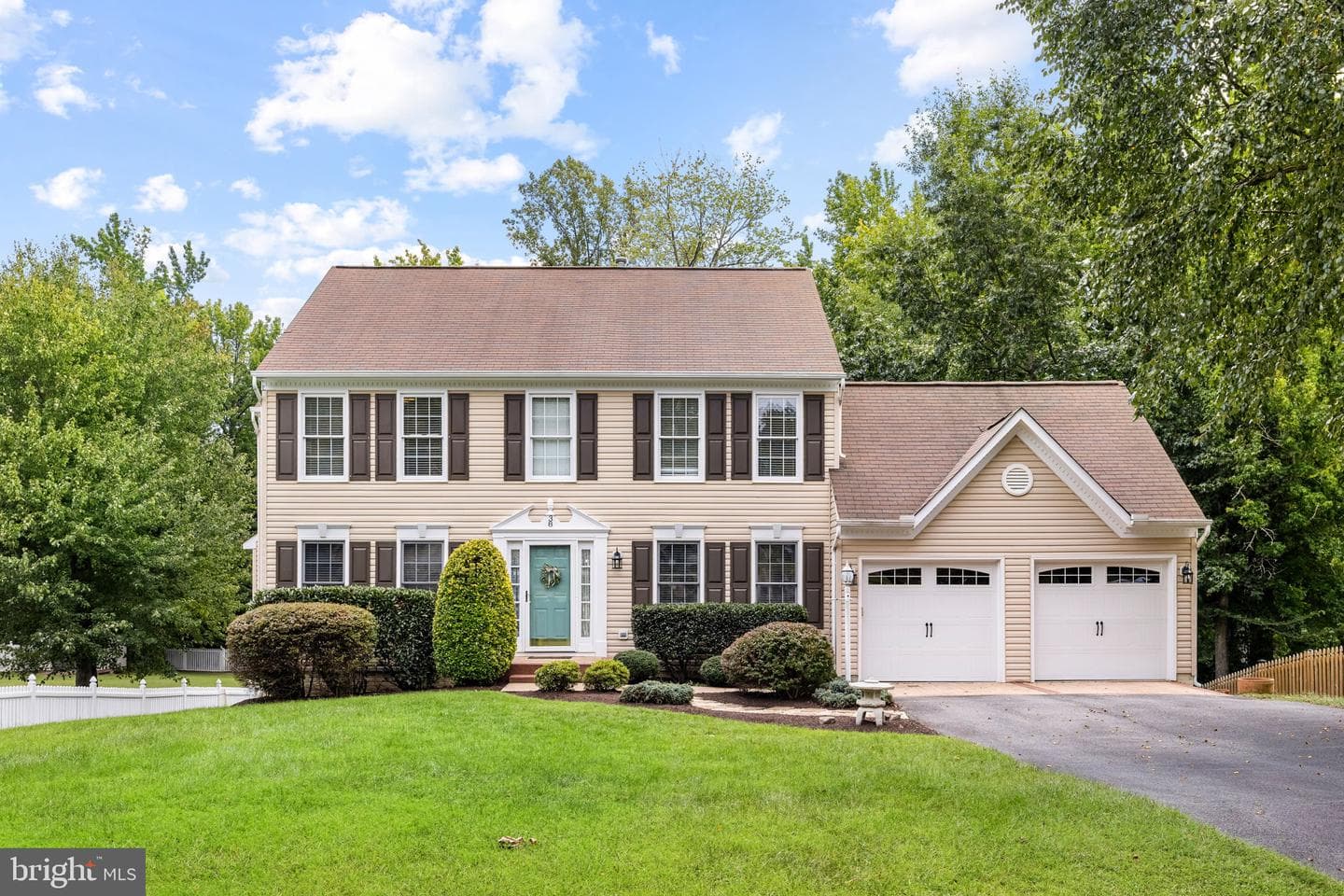 38 LYNCHESTER DRIVE
