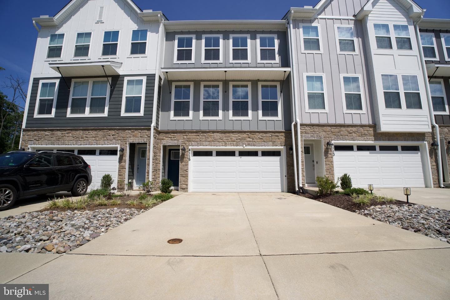 4115 BOLTON COURT