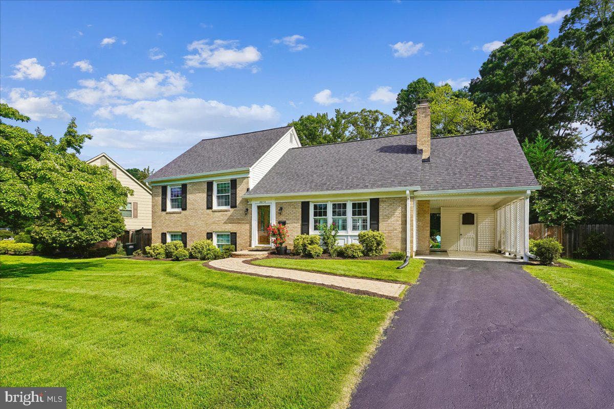 2012 Rampart Dr, Alexandria, VA 22308-1637, United States