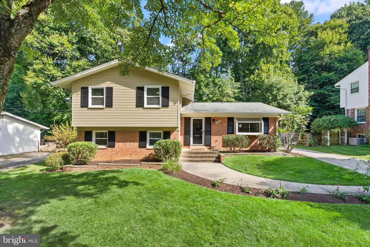 10222 FOX LANE