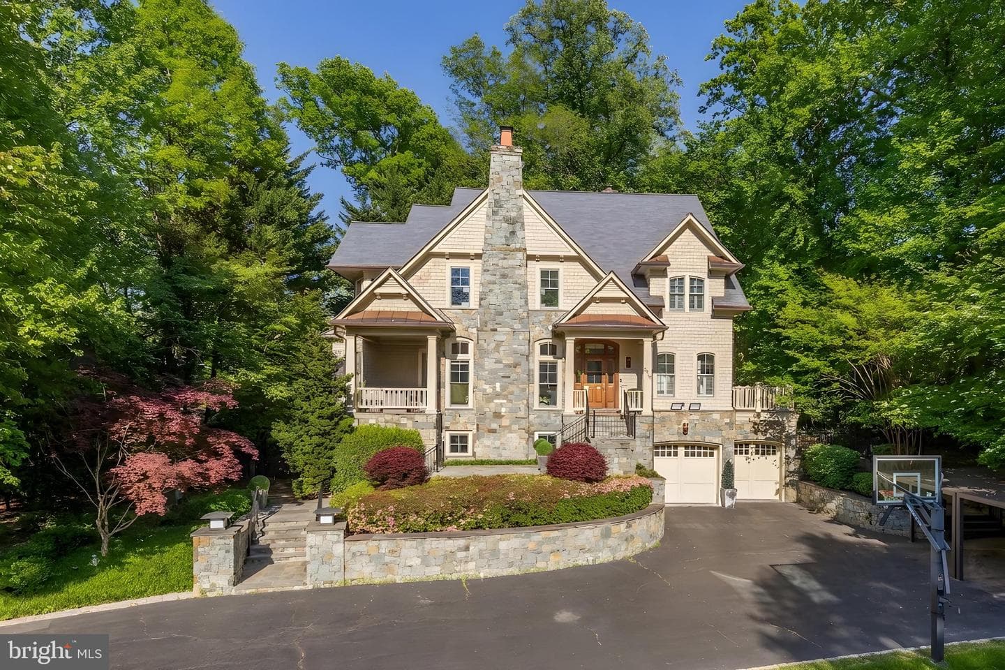 8819 Chalon Dr, Bethesda, MD 20817-3040, United States