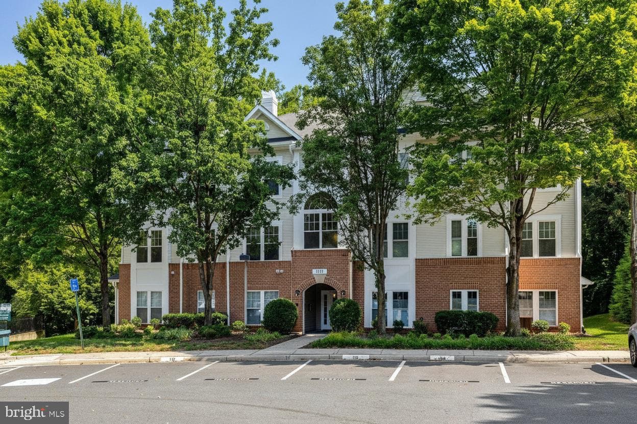 1511 N Point Dr, Reston, VA 20194-2110, United States