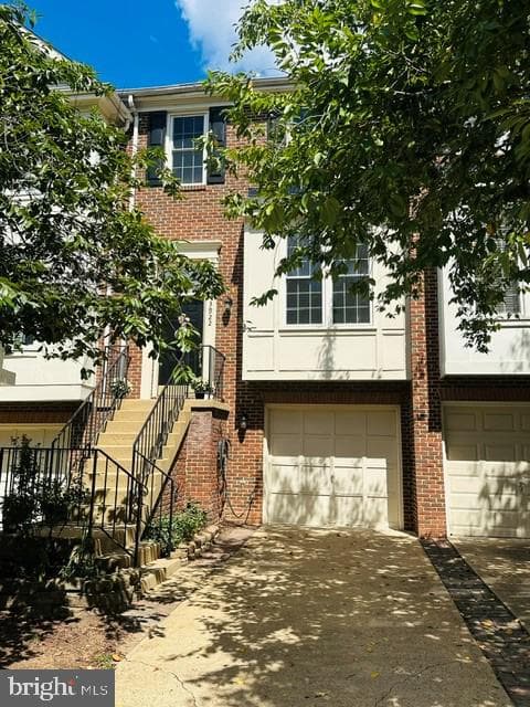 3922 Charles Ave, Alexandria, VA 22305-2059, United States