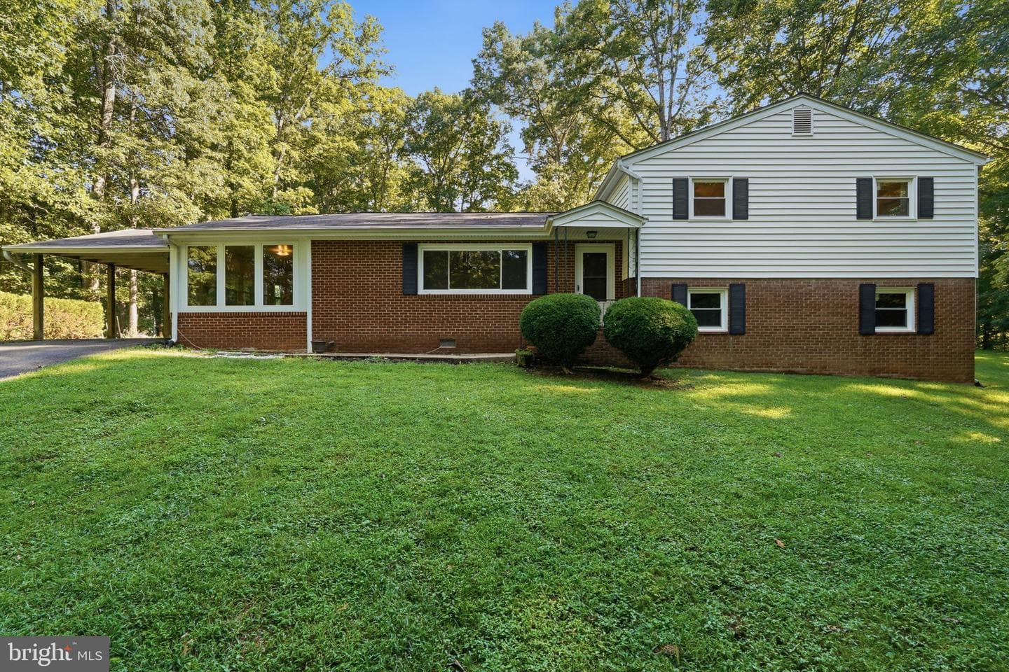 7205 Signal Hill Rd, Manassas, VA 20111-4210, United States - Photo 1