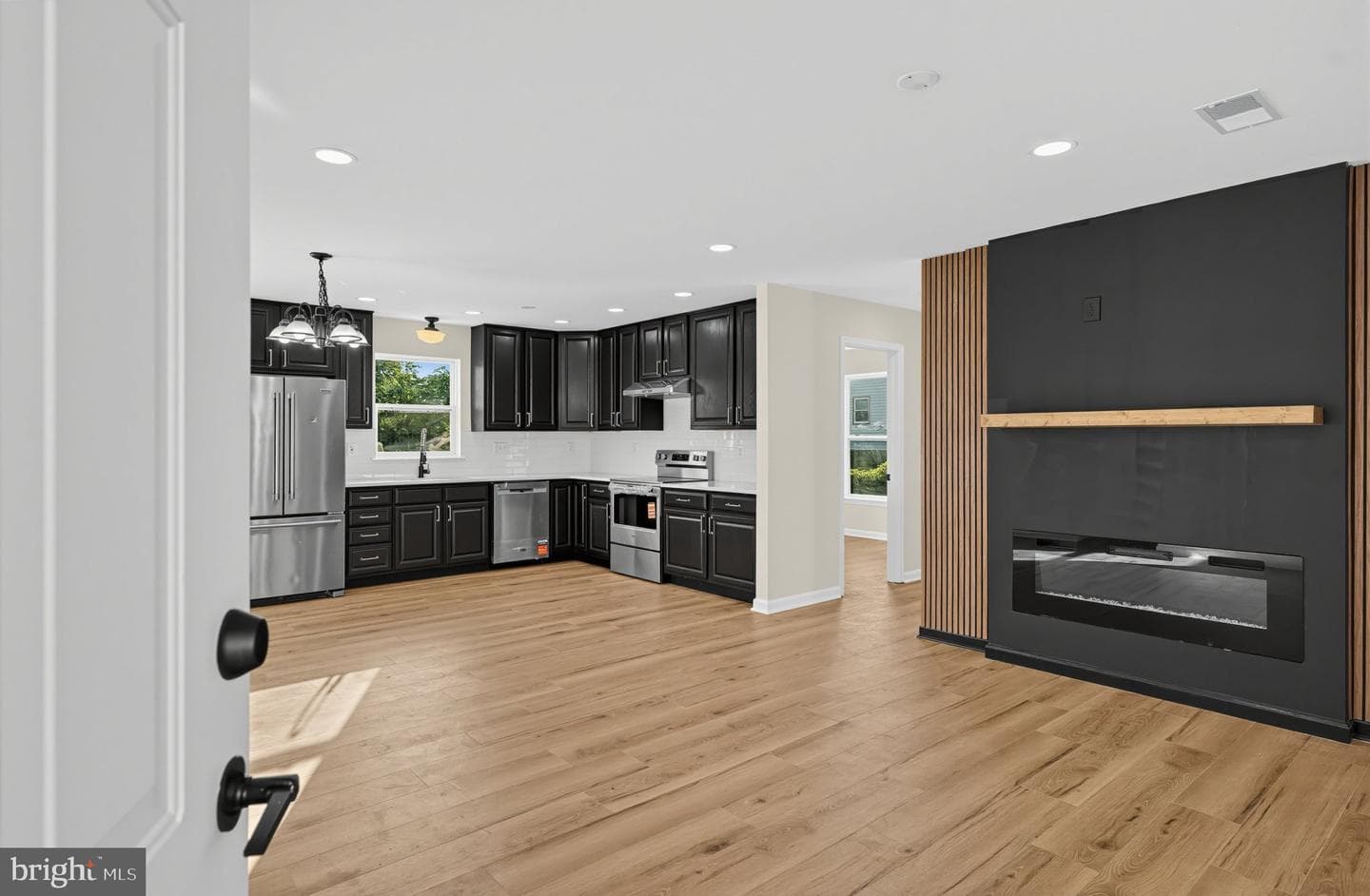 207 Elizabeth Ave, Brooklyn, MD 21225-3266, United States