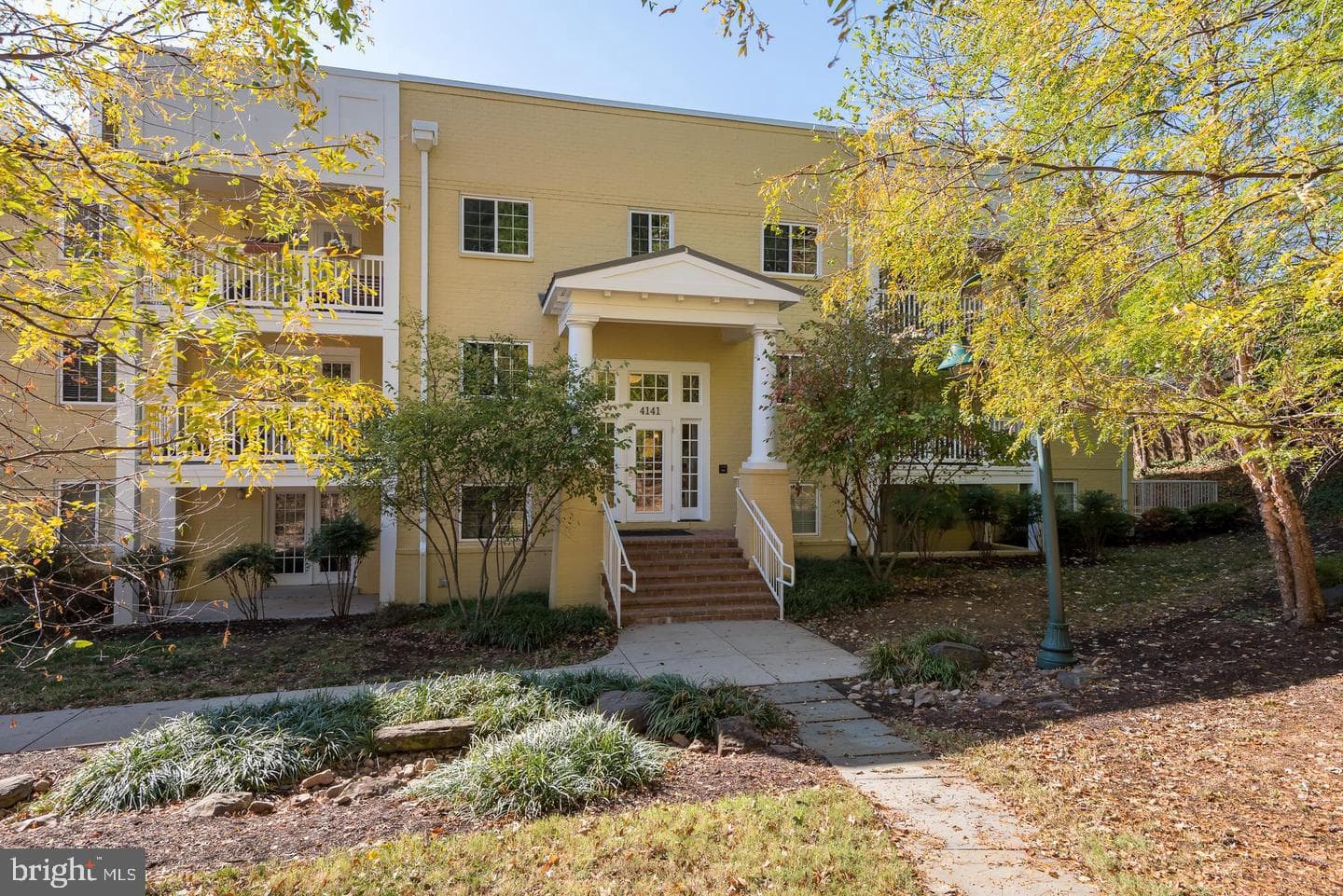 4141 S FOUR MILE RUN DR #402,ARLINGTON,VA,22204,ARLINGTON