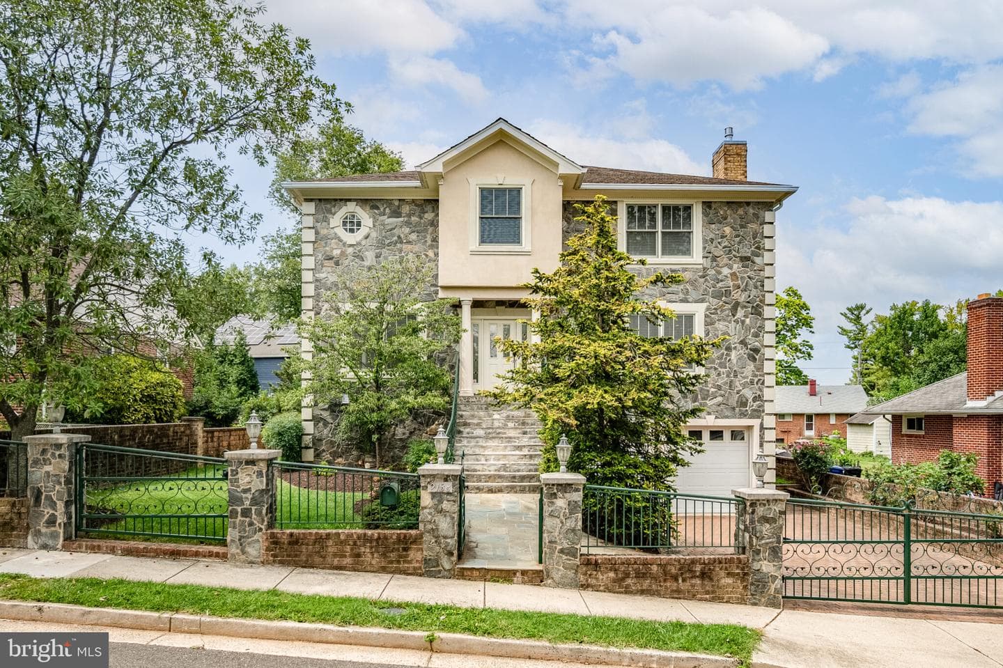 2138 Patrick Henry Dr, Arlington, VA 22205-3010, United States