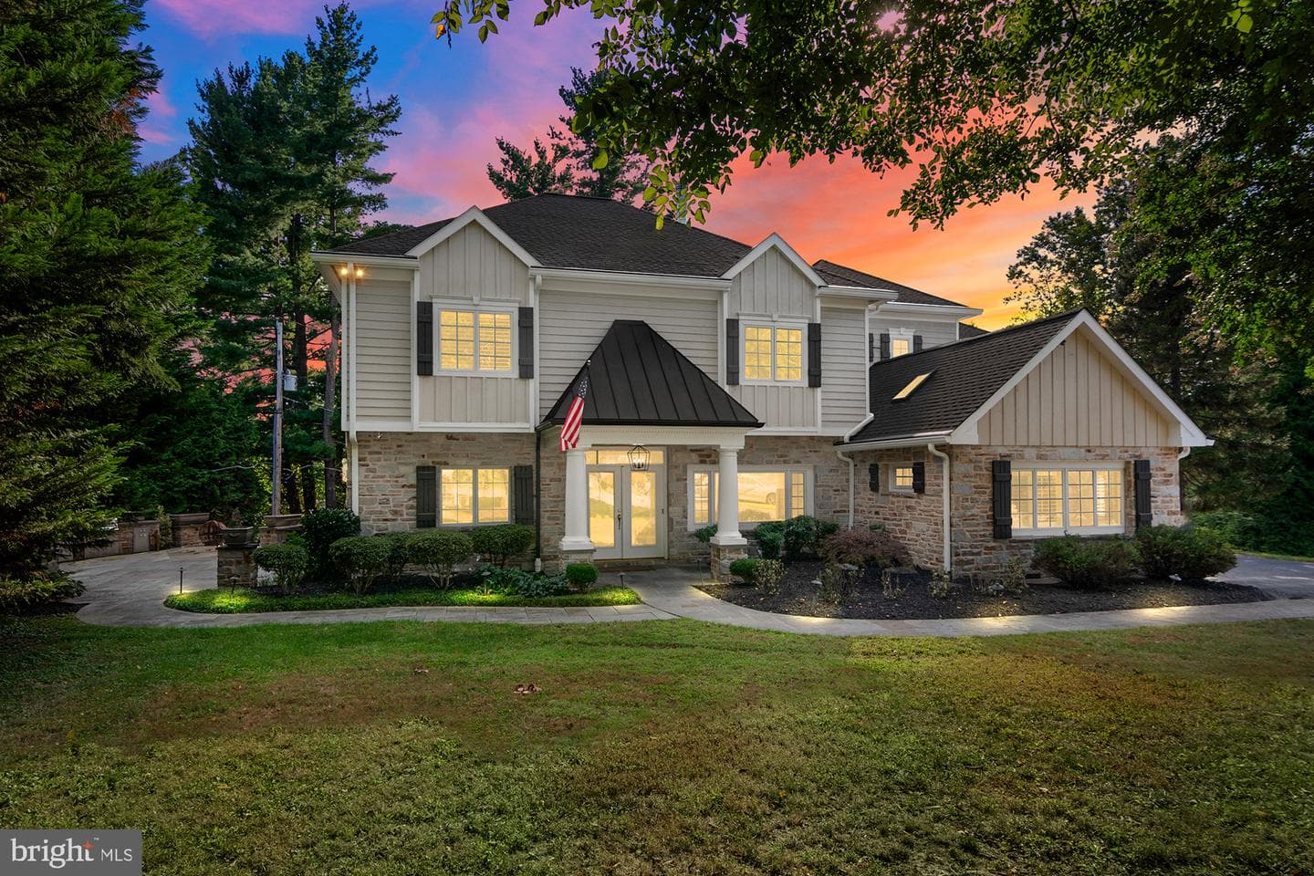 1009 W WIND COURT