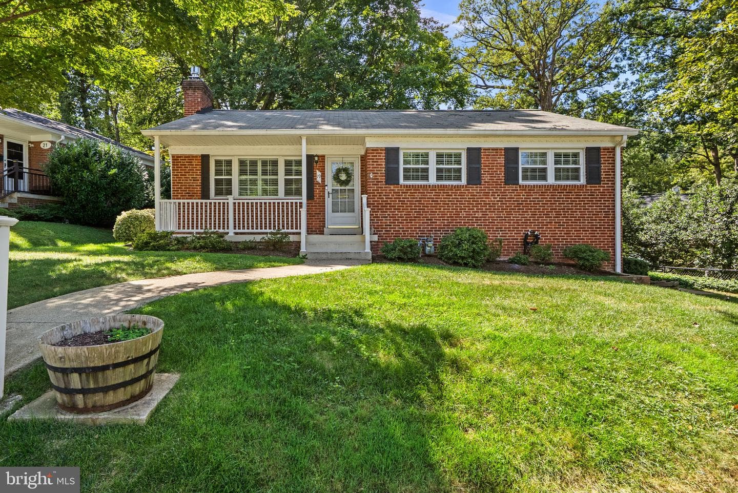 19 EASTMOOR DRIVE