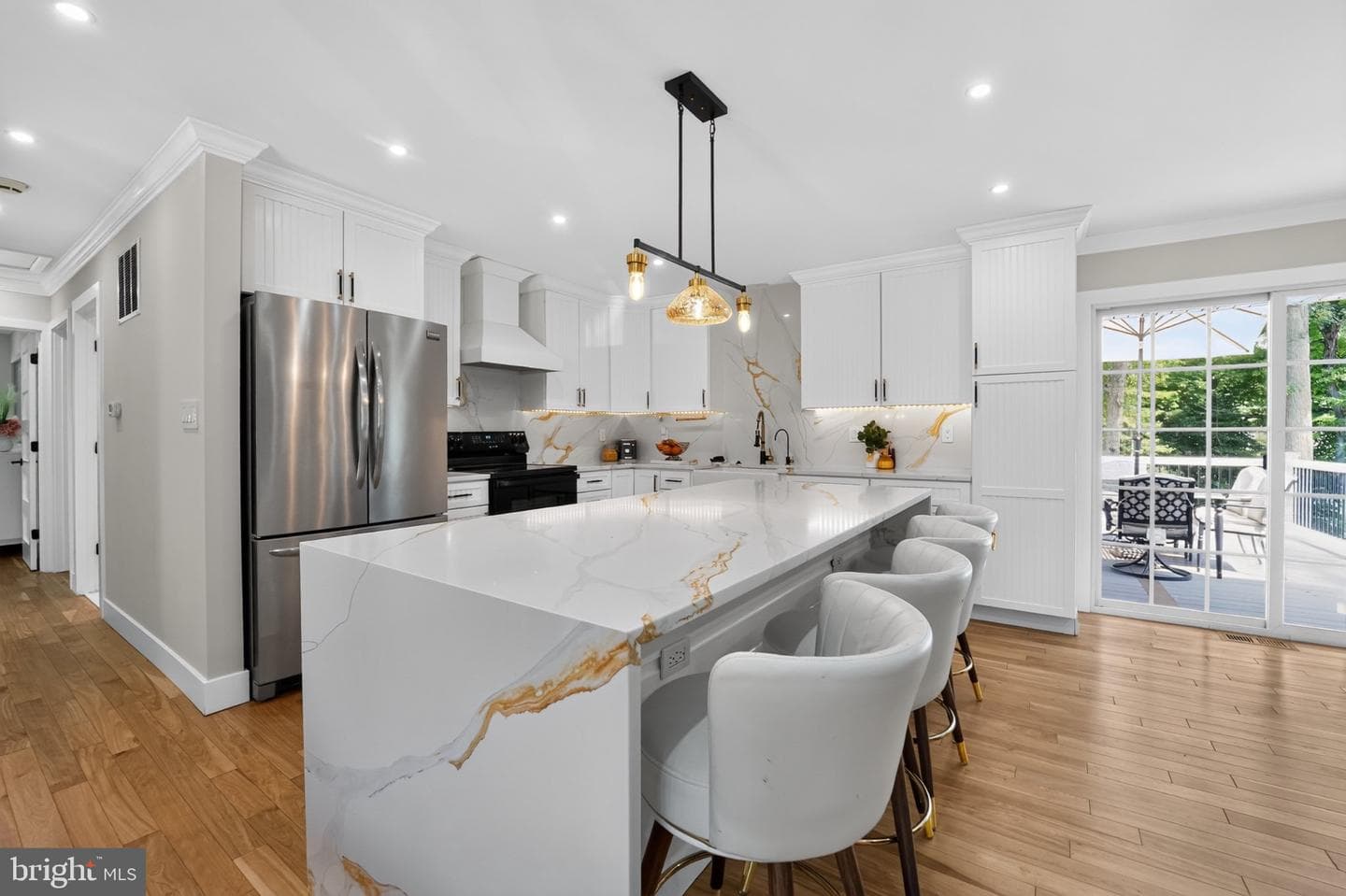 327 Beach Dr, Annapolis, MD 21403-3904, United States