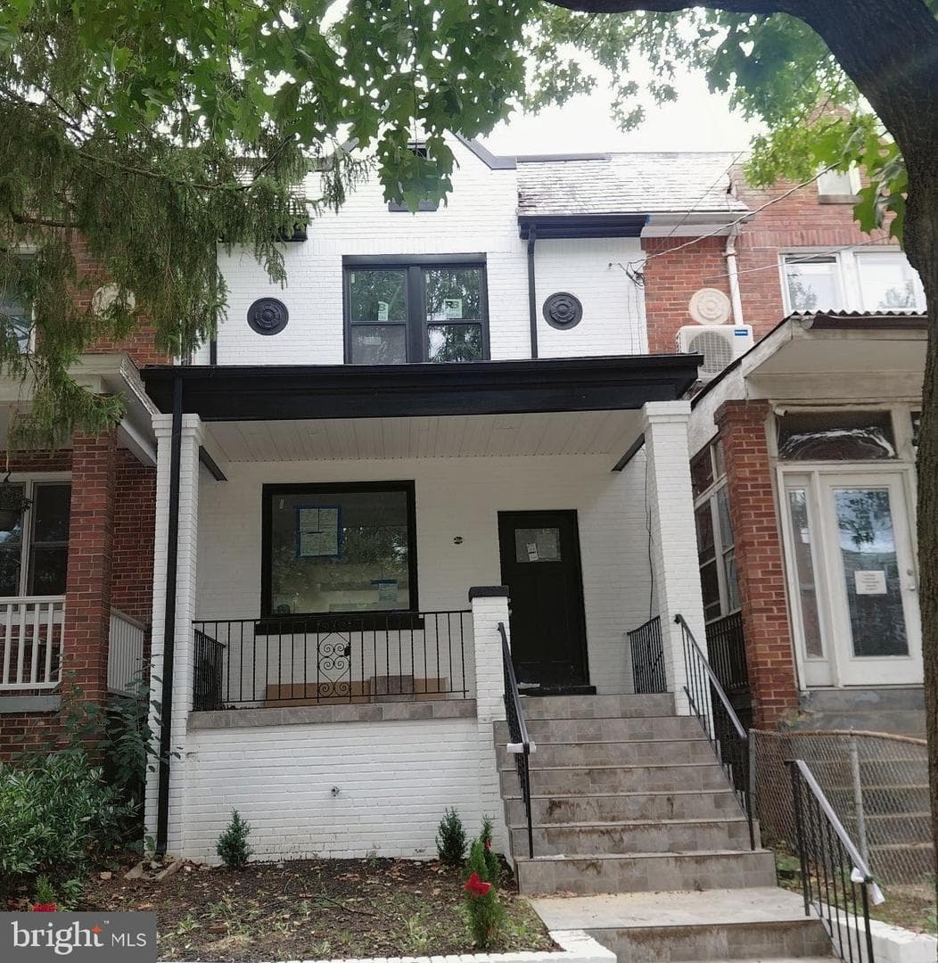 224 Longfellow St NW, Washington, DC 20011-2210, United States