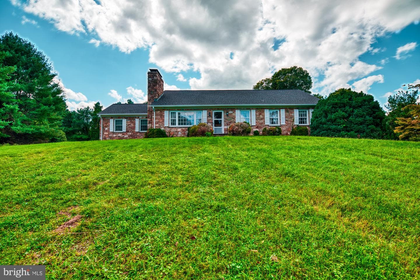 552 Frost AVE WARRENTON VA 20186
