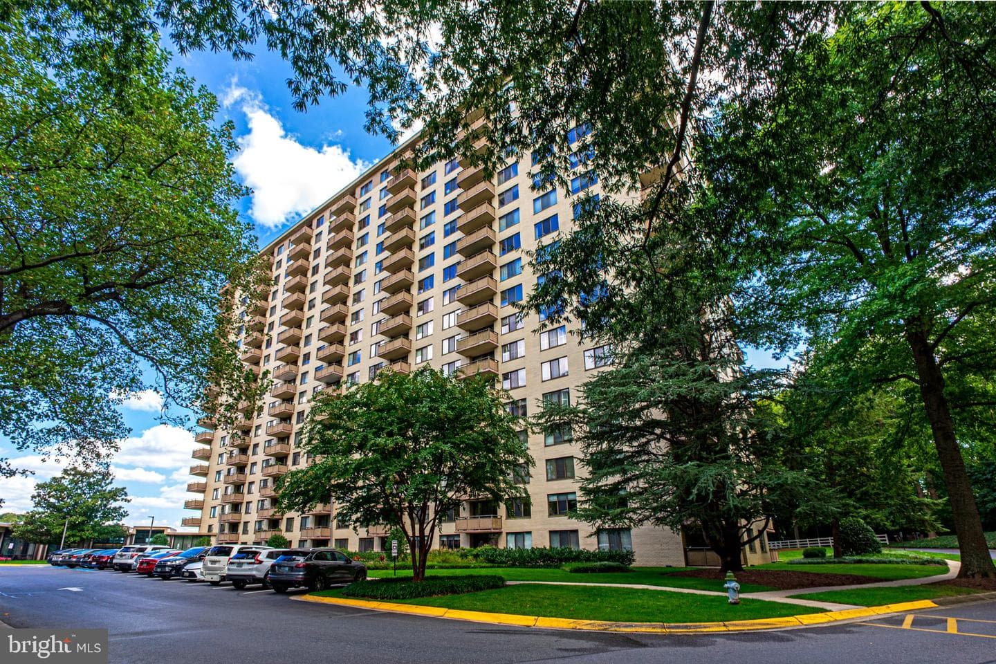 5225 Pooks RD #517S BETHESDA MD 20814