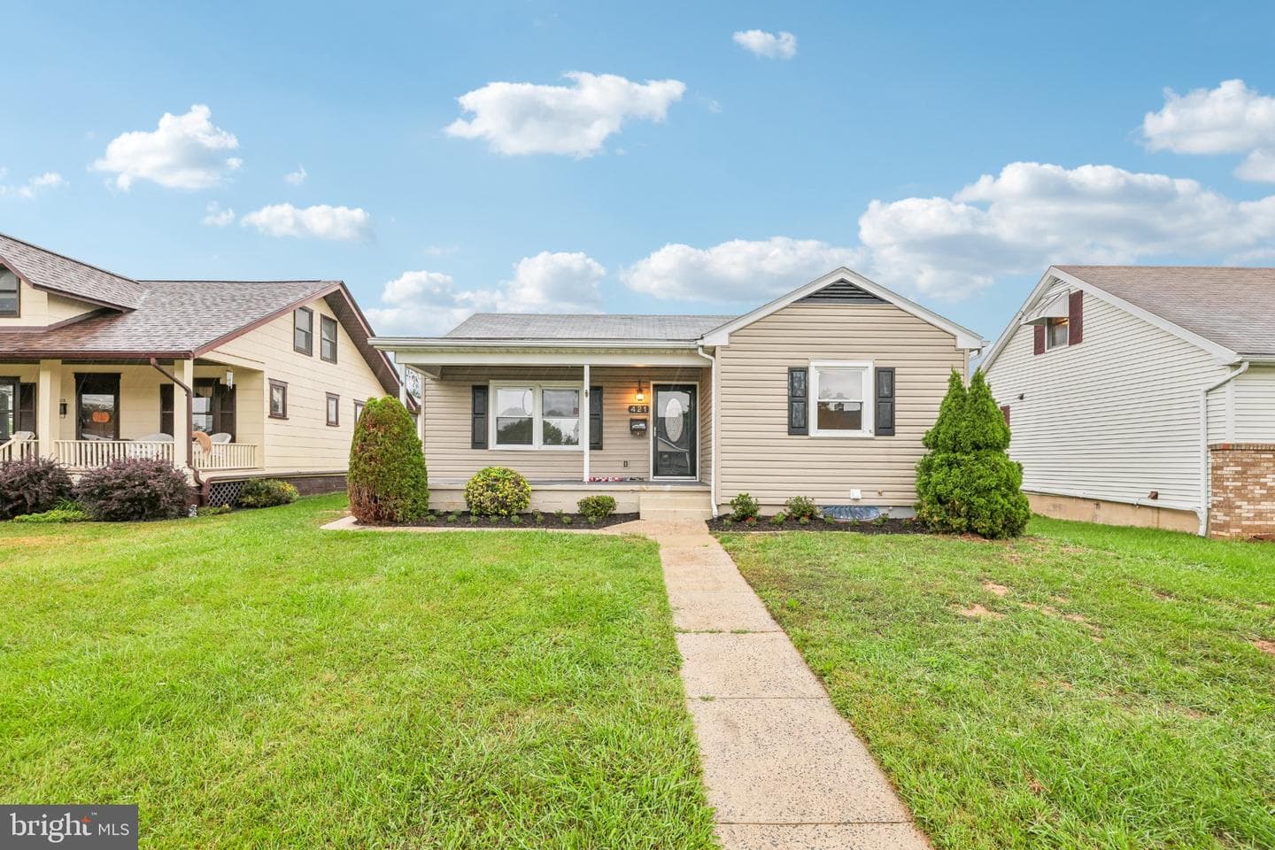 421 Vermont Ave, Hagerstown, MD 21740-3648, United States - Photo 1
