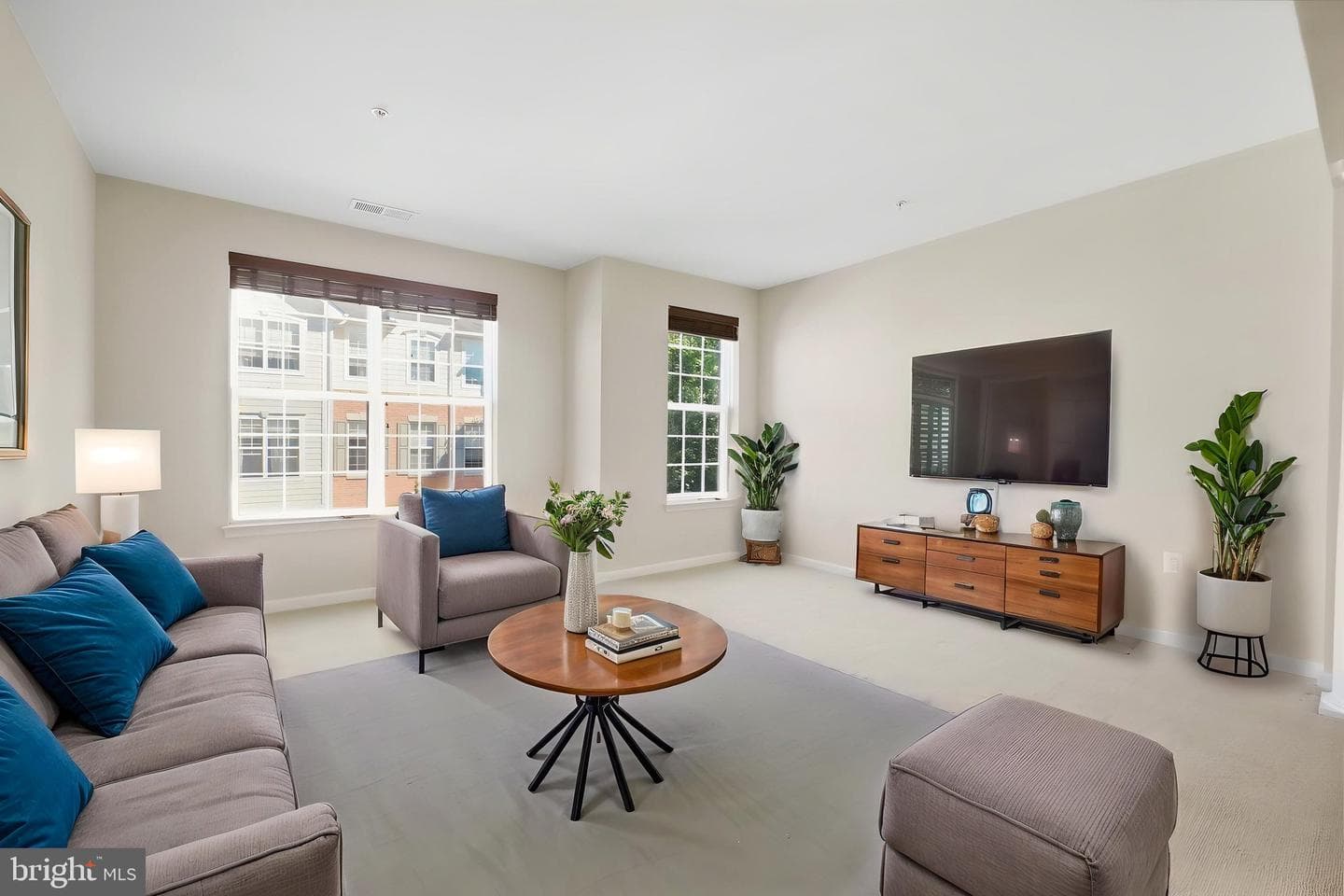 2212 Highfly Ter, Silver Spring, MD 20902-2817, United States