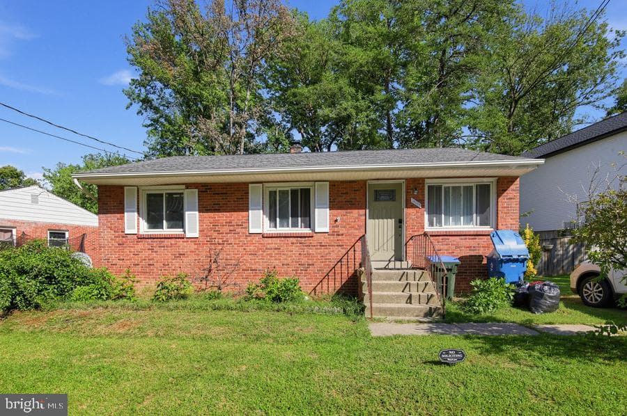 16001 Carroll Ave, Woodbridge, VA 22191-4207, United States