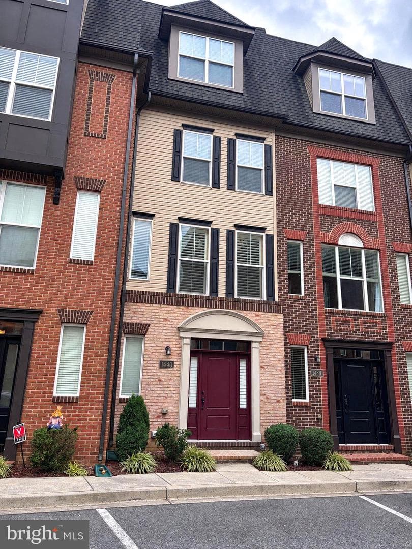 1440 Trafalgar Ln, Frederick, MD 21701-2526, United States