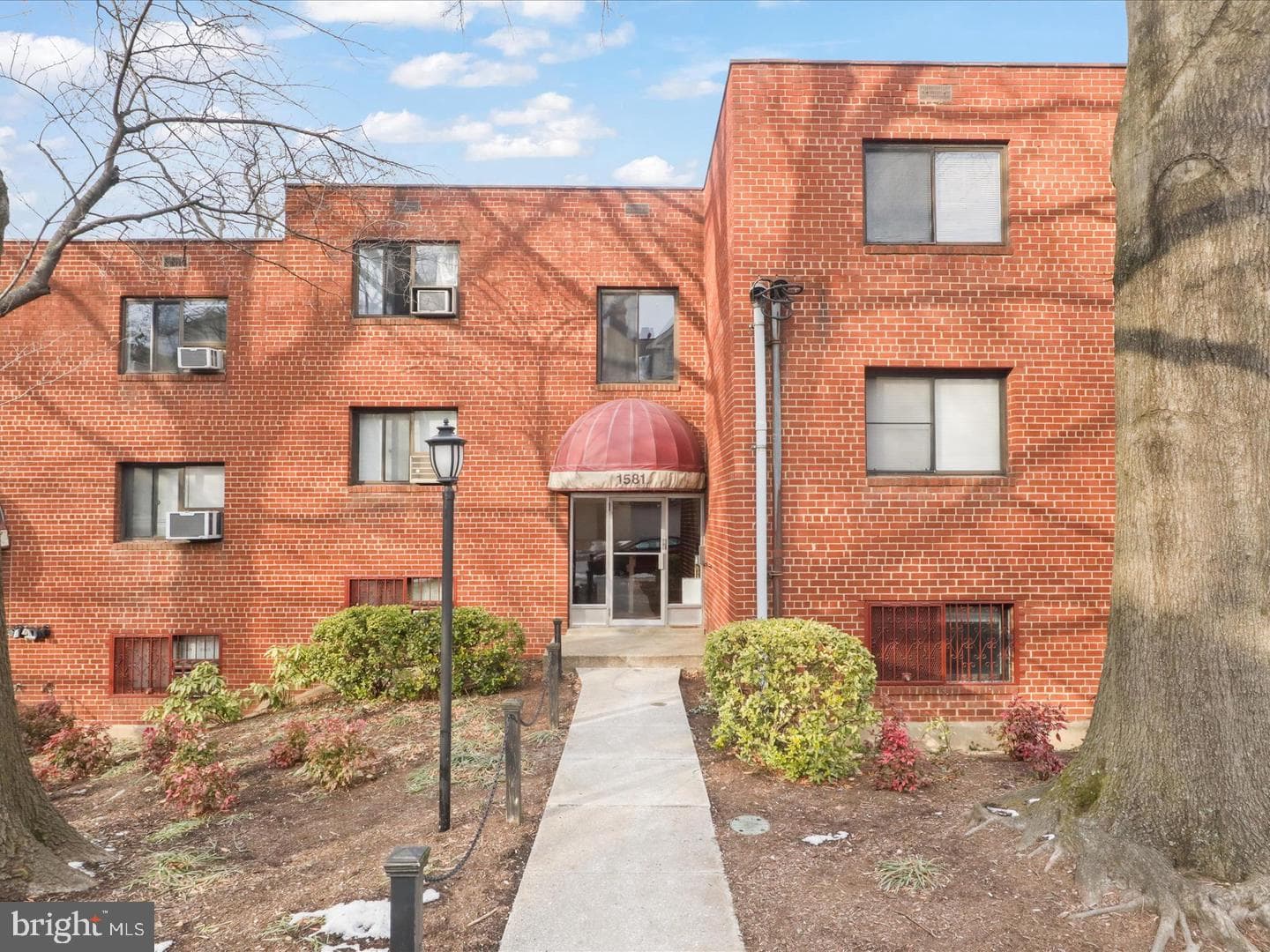 1581 N COLONIAL TER #201-X,ARLINGTON,VA,22209,ARLINGTON