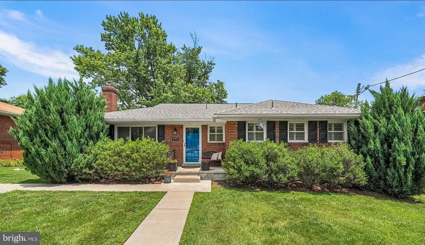 2305 Peggy Ln, Silver Spring, MD 20910-2330, United States