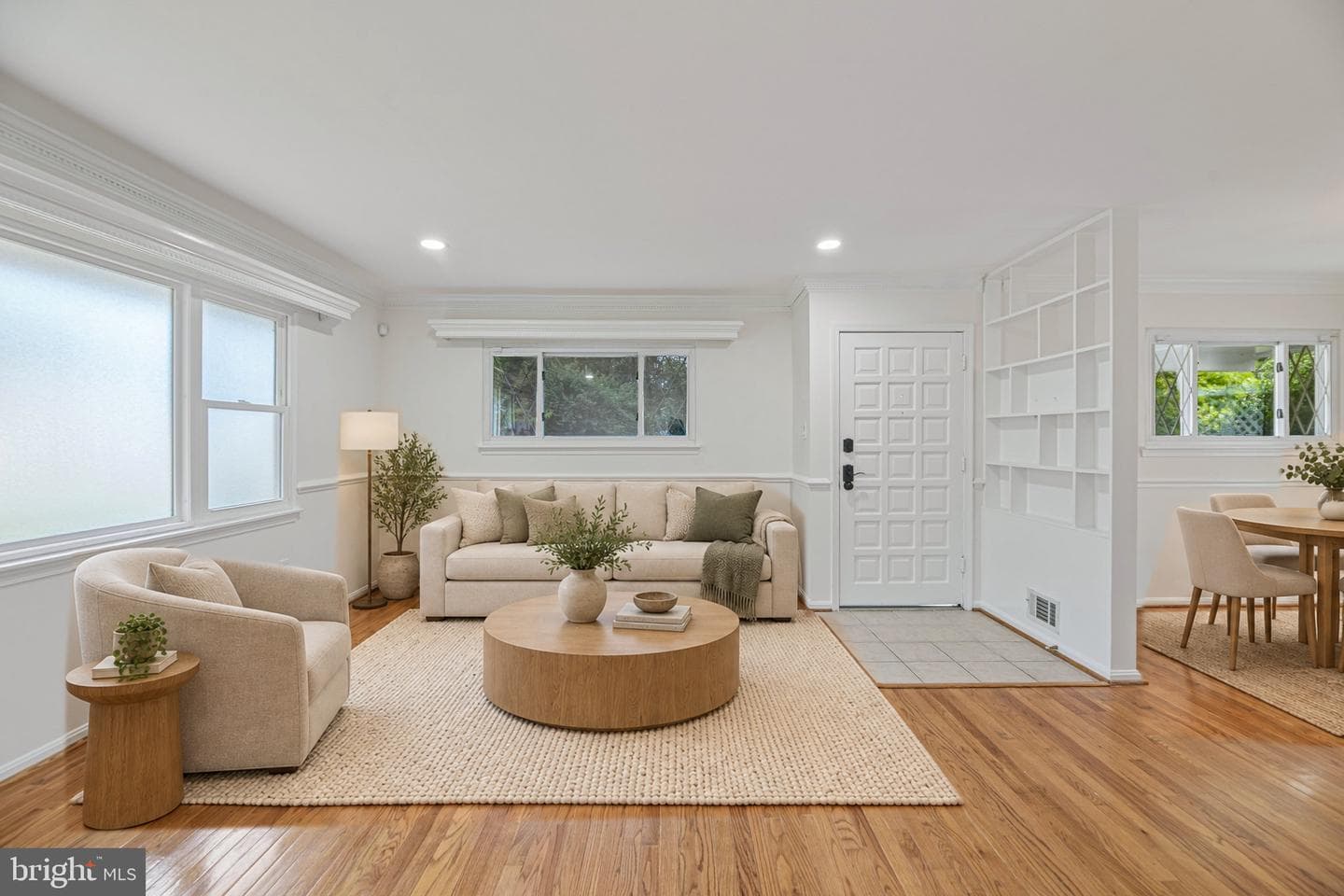 3004 JAMESTOWN COURT