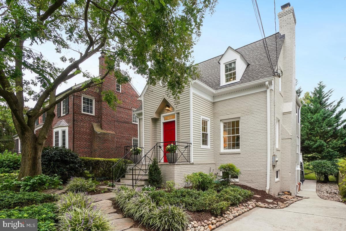 4512 VAN NESS ST NW,WASHINGTON,DC,20016,WASHINGTON