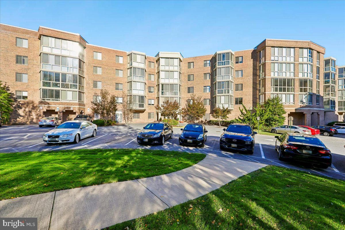 2904 N Leisure World Blvd, Silver Spring, MD 20906-1389, United States