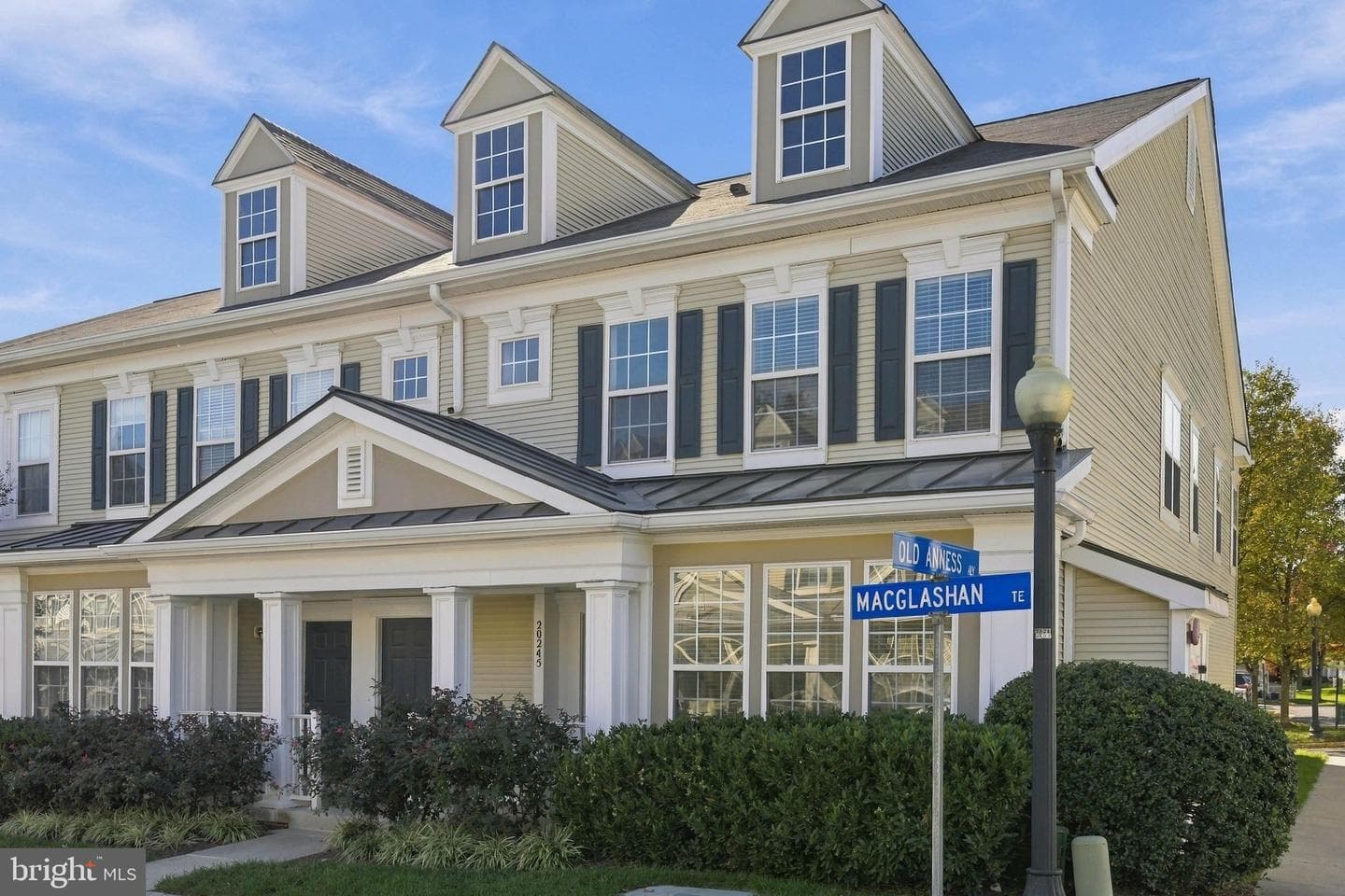 20242 Macglashan Ter, Ashburn, VA 20147-7442, United States