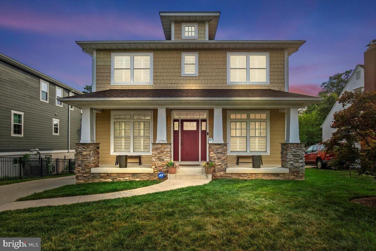 2504 Washington - Photo 1