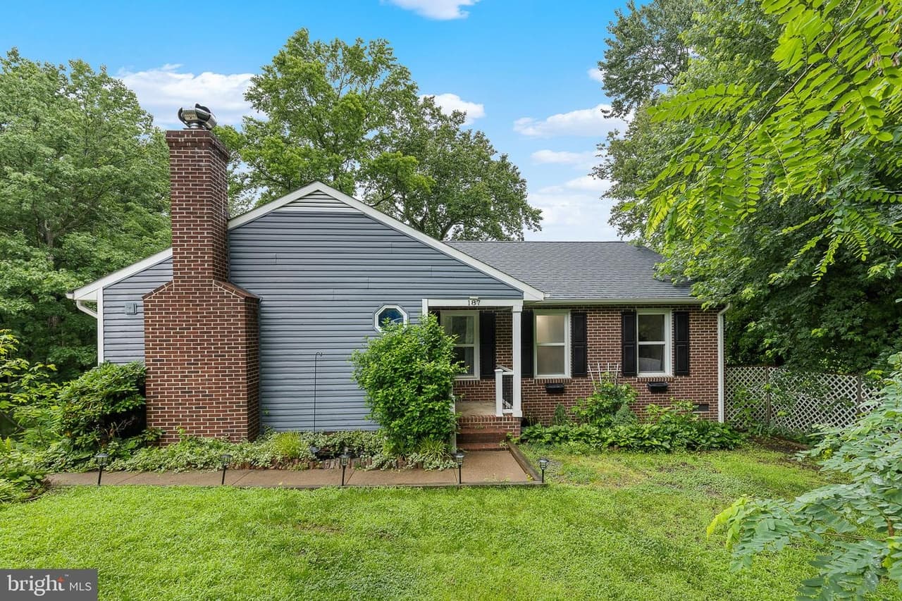 187 Tanglewood - Photo 1