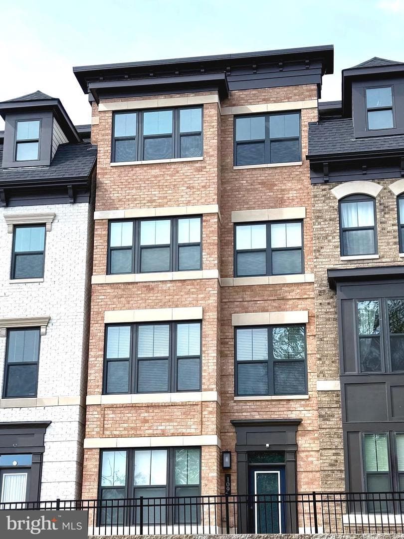 109 Market Unit#33 - Photo 1