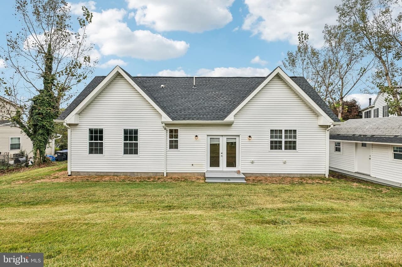 5814 Larpin - Photo 1
