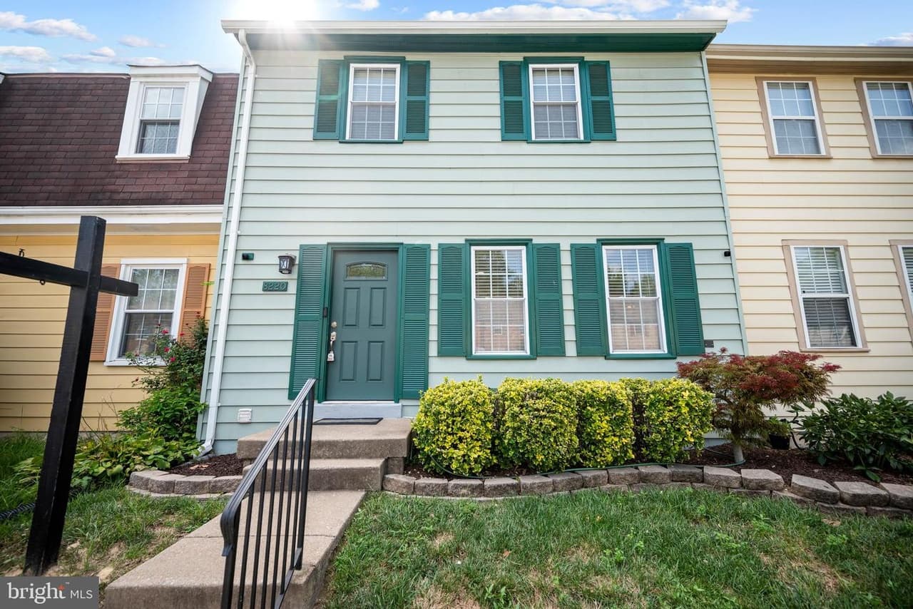 8220 Stationhouse - Photo 1
