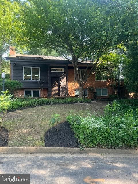 4834 8Th - Photo 1