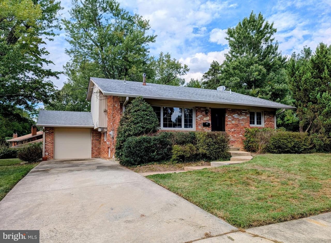 10421 Darby - Photo 1