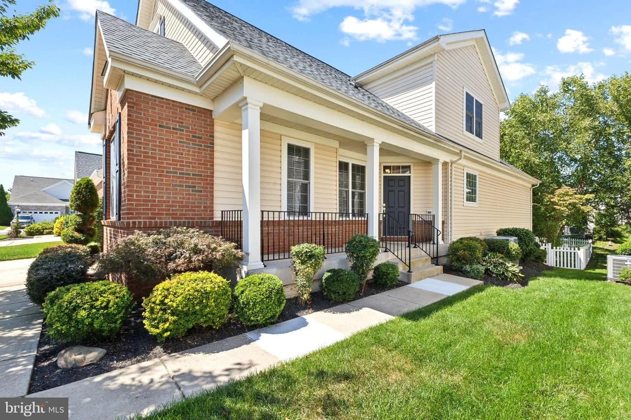 6156 Ferrier - Photo 1